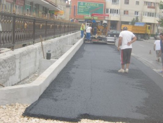 SC Termica Distribuţie plombează şi lărgeşte străzile din Năvodari